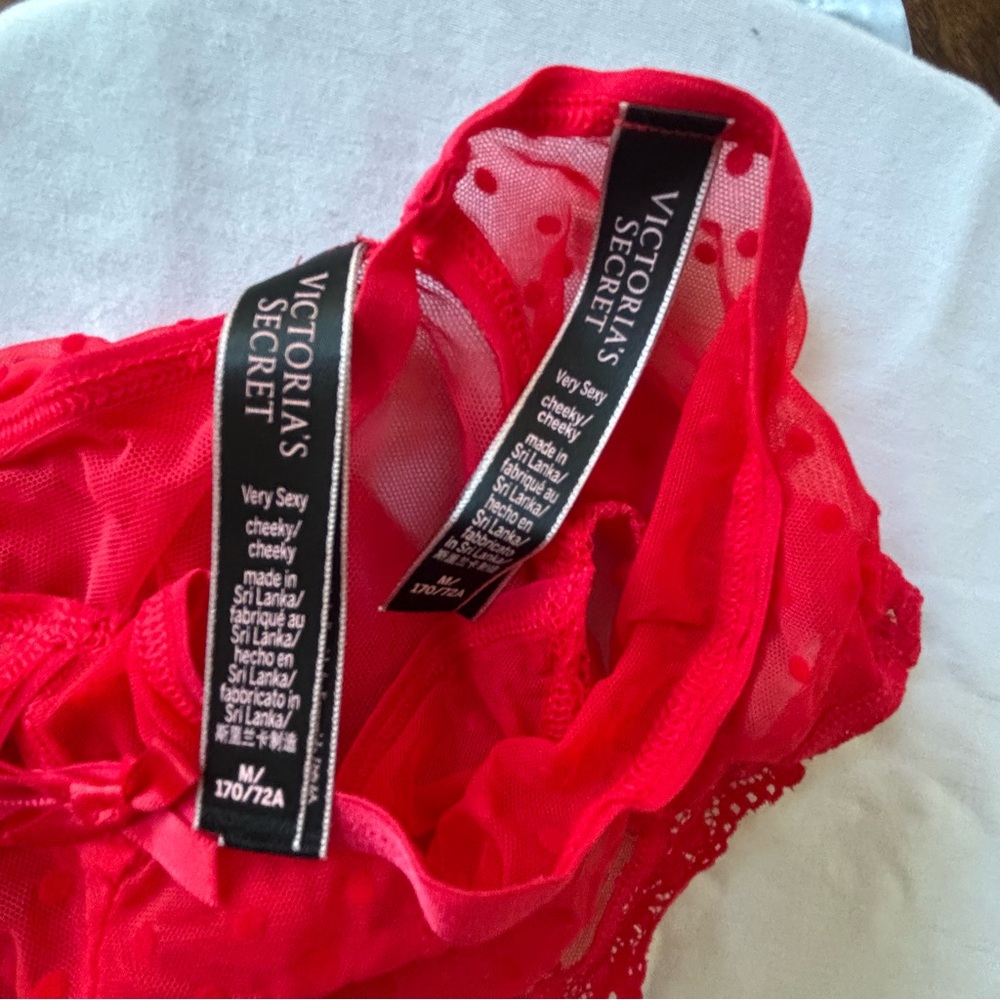 Victoria's Secret Red Lace Bra Set - Picture 2 of 10